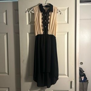 Monteau cream/black lace collar button dress